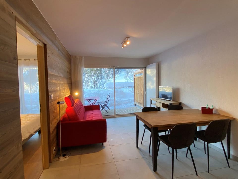 Appartement lumineux et contemporain avec parking privé, proche télécabine du Linga - FR-1-693-48 Cabin in Châtel