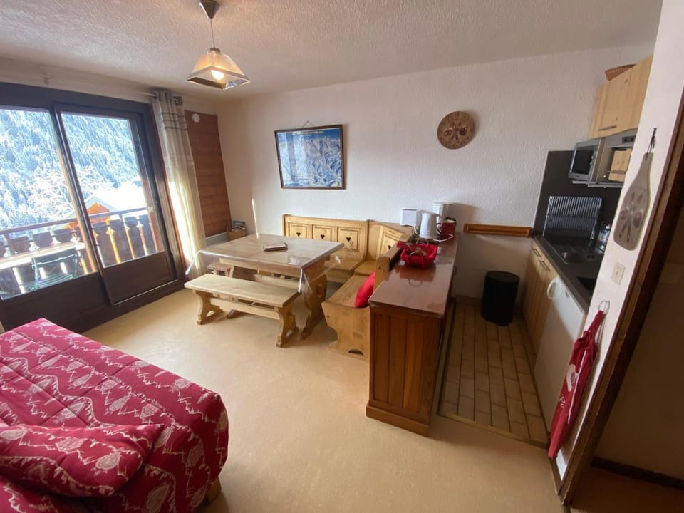 Studio charmant proche centre et remontées, balcon, parking - FR-1-693-51 Apartment in Châtel
