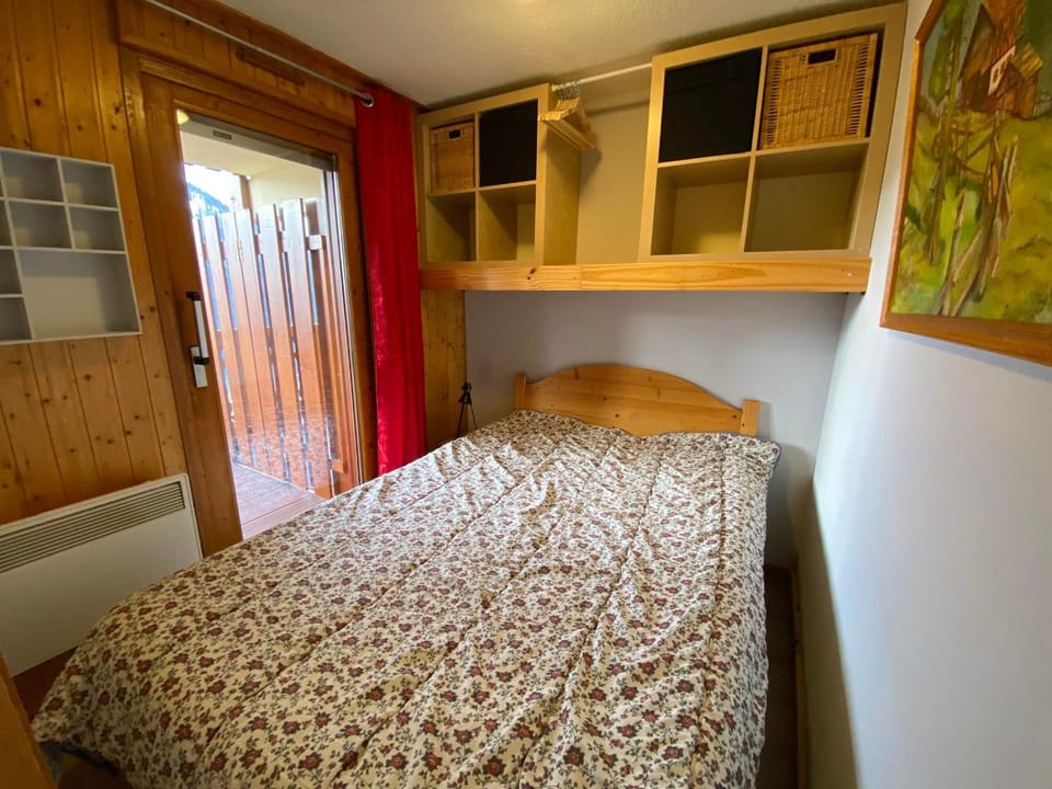 Appartement avec balcon, proche de Petit-Châtel, avec WIFI Apartment in Châtel