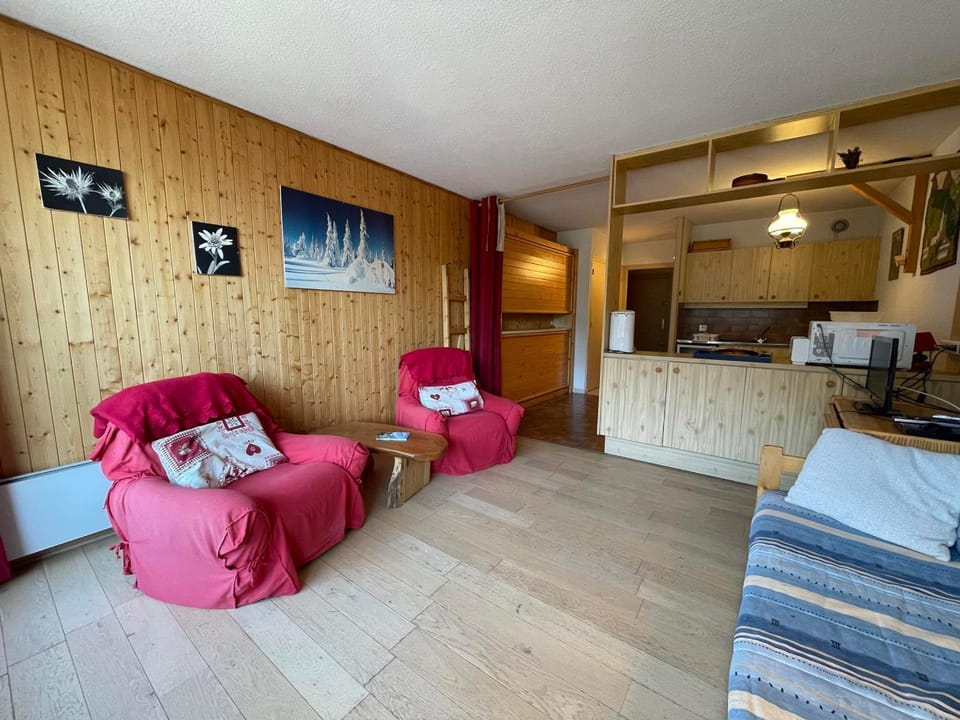 Grand studio près du centre et télécabine avec parking - FR-1-693-67 Cabin in Châtel
