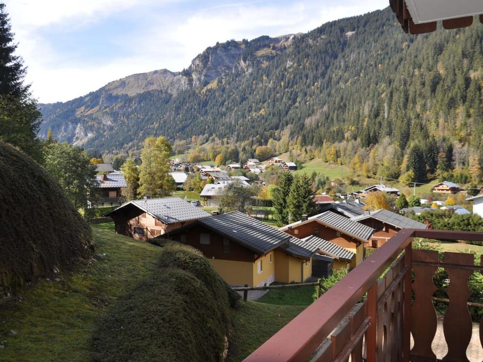 Appartement cosy avec belle vue sur les pistes, proche des remontées à Châtel, animaux acceptés - FR-1-693-77 Apartment in Châtel