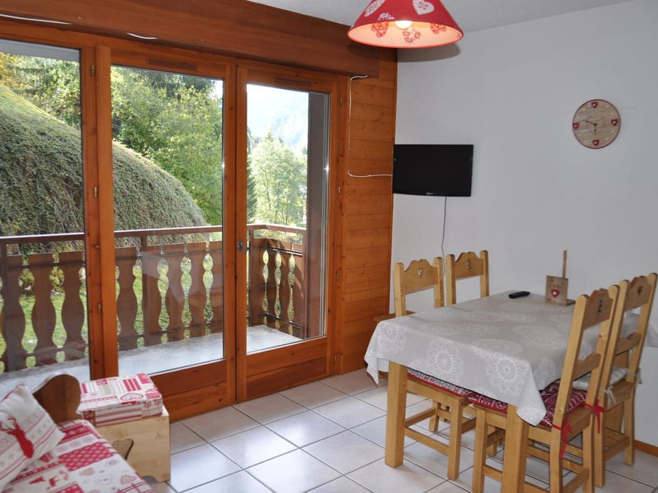 Appartement cosy avec belle vue sur les pistes, proche des remontées à Châtel, animaux acceptés - FR-1-693-77 Apartment in Châtel
