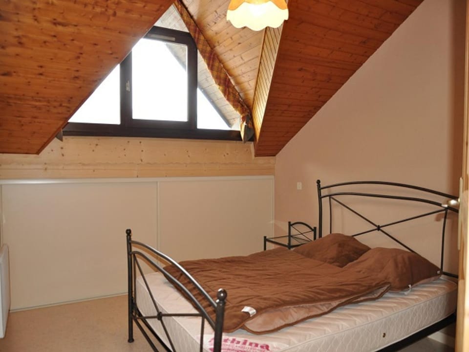 Appartement central avec balcon et parking - FR-1-692-4 Apartment in Haute-Savoie