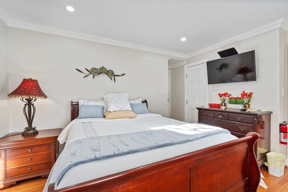 Bed, Bedroom