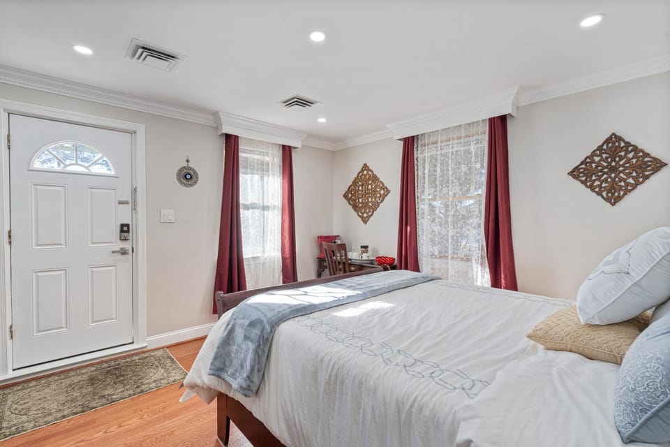 Bed, Bedroom