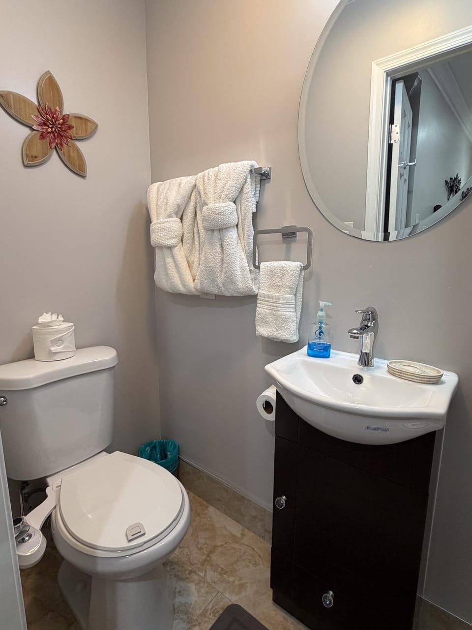Toilet, Bathroom, towels