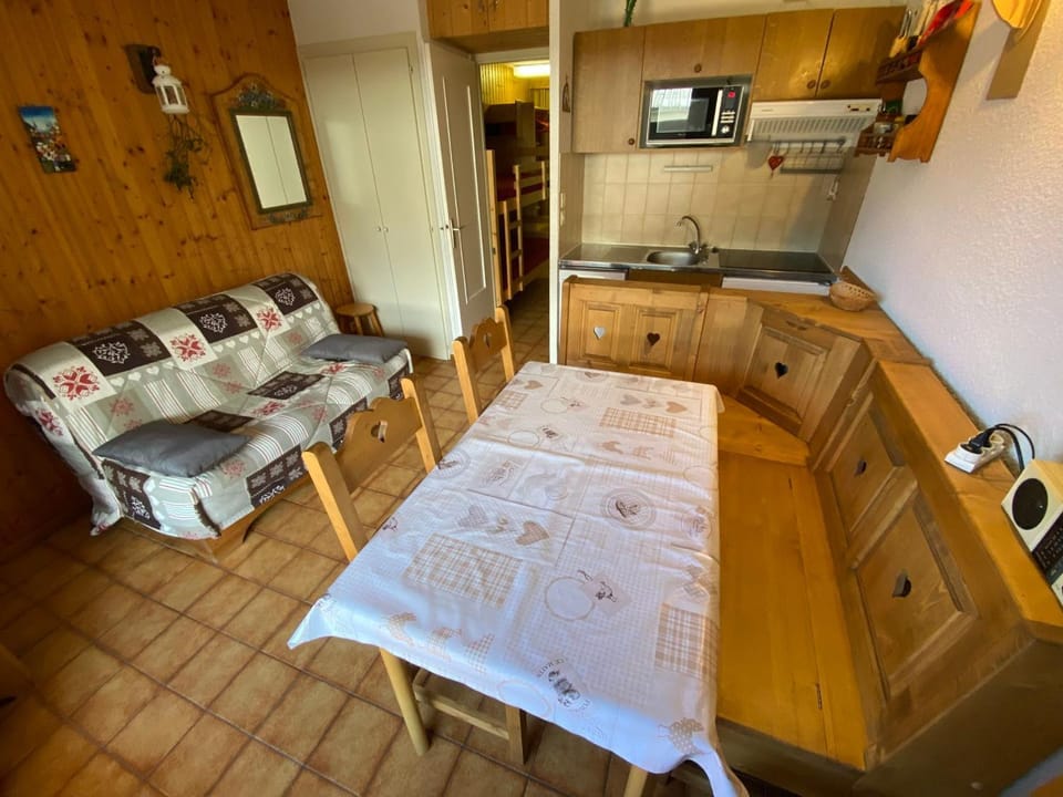 Appartement lumineux avec grande terrasse sud - FR-1-692-59 Apartment in Châtel