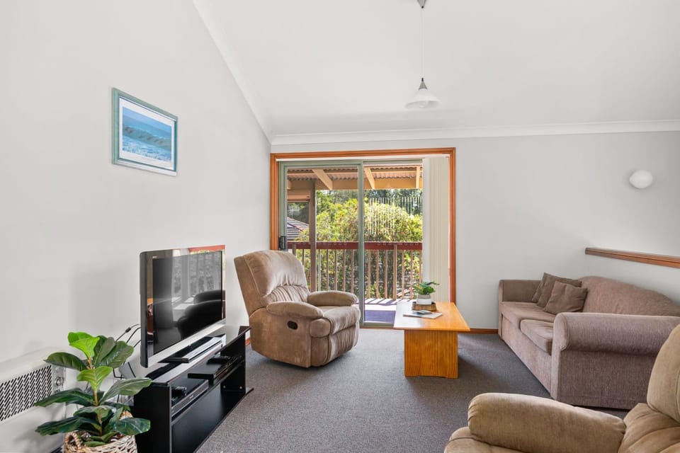 Communal lounge/ TV room, TV and multimedia, Living room, Seating area