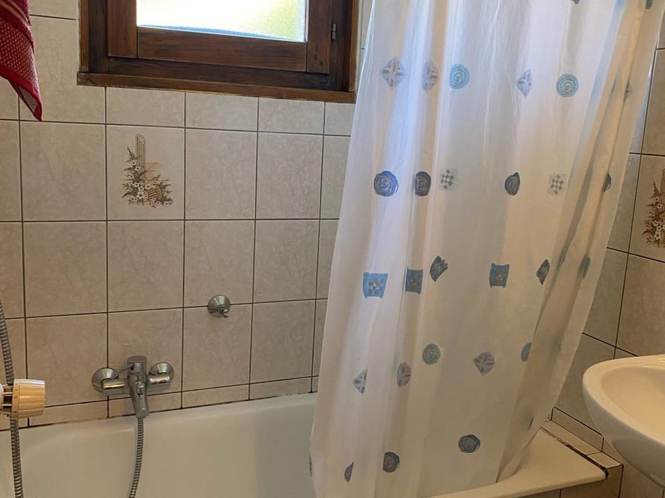 Charmant appartement à Châtel, proche du centre, 2 chambres, 1 place parking - FR-1-693-83 Apartment in Châtel