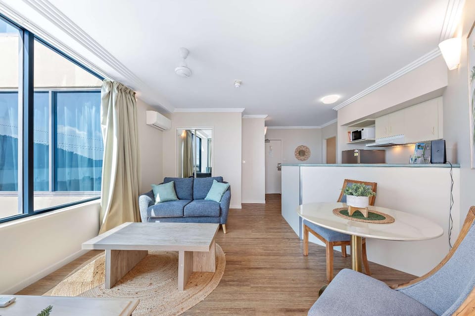 Marina views at Airlie 10F - 1 bedroom Apartment in Airlie Beach