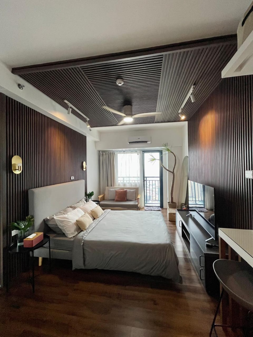 Muji-Inspired hōme-tél in the heart of Makati Apartment in Makati