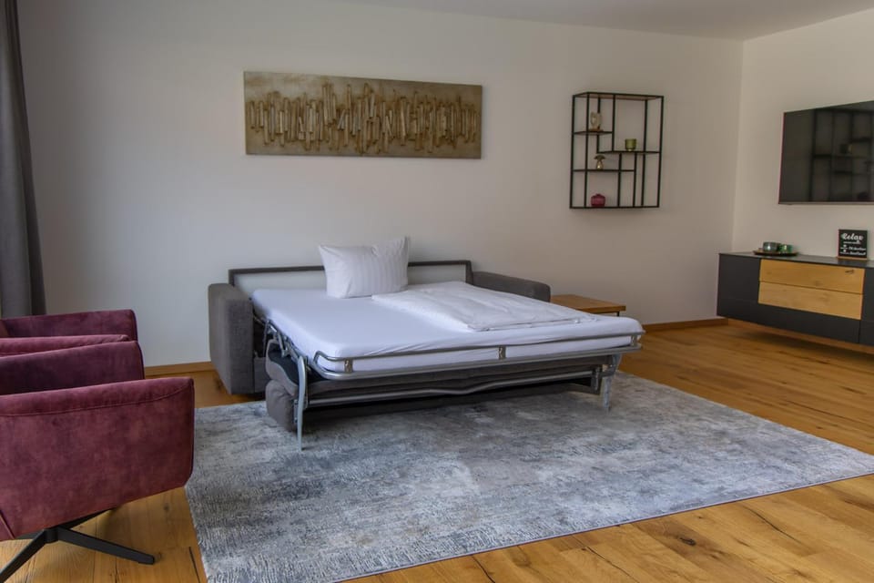 Bed, Living room