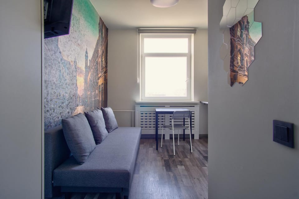 TV and multimedia, Living room, Seating area, internet