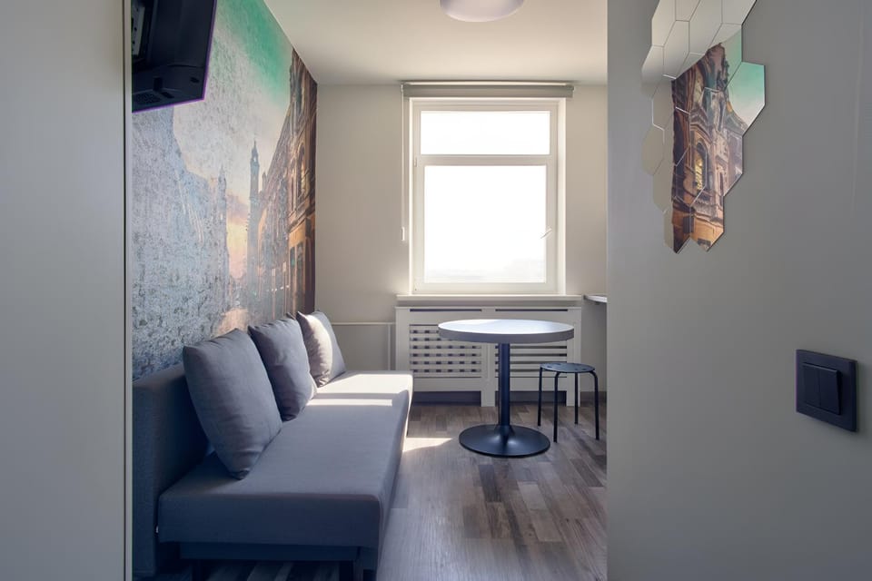Living room, Seating area, internet