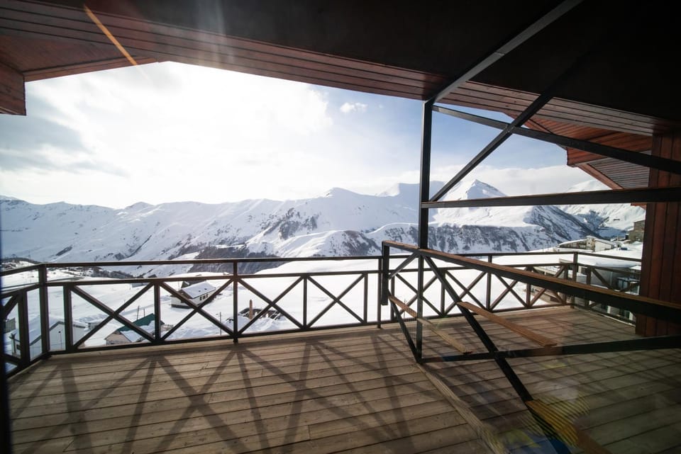 Balcony/Terrace, Mountain view