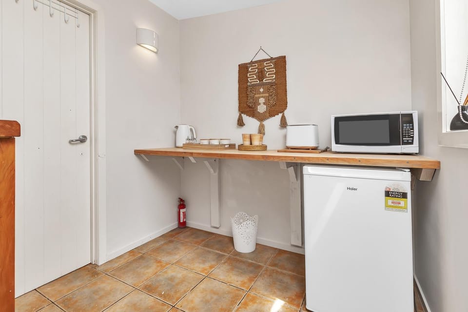 Kitchen or kitchenette, kitchen