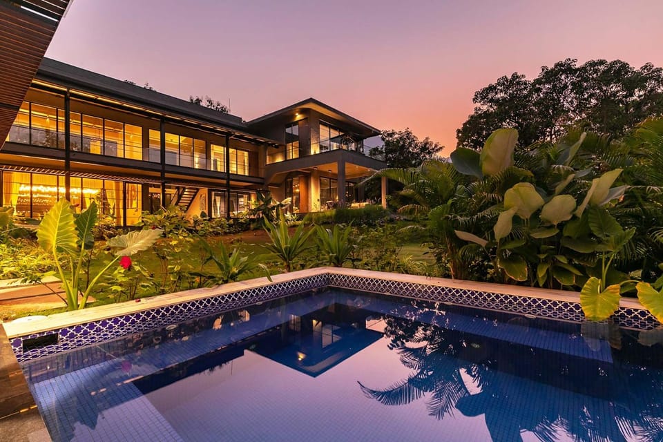 Property building, Pool view