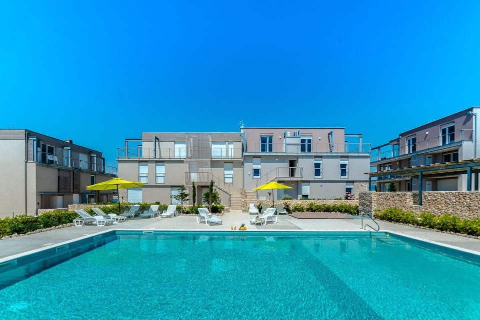 Property building, Pool view, Swimming pool