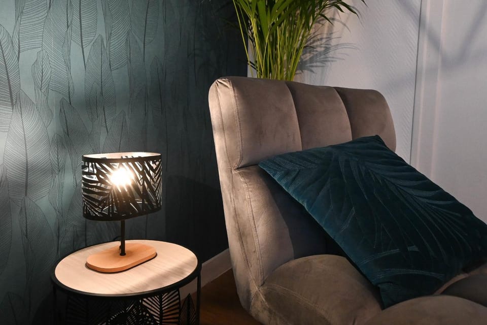 Living room, Bedroom, internet