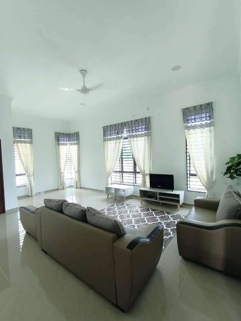 TV and multimedia, Living room, Seating area, Evening entertainment, fireplace