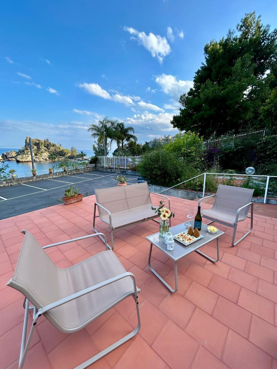 Natural landscape, Balcony/Terrace, Sea view, sunbed