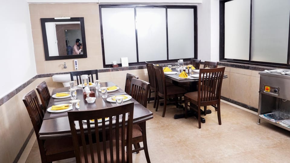 Restaurant/places to eat, Dining area