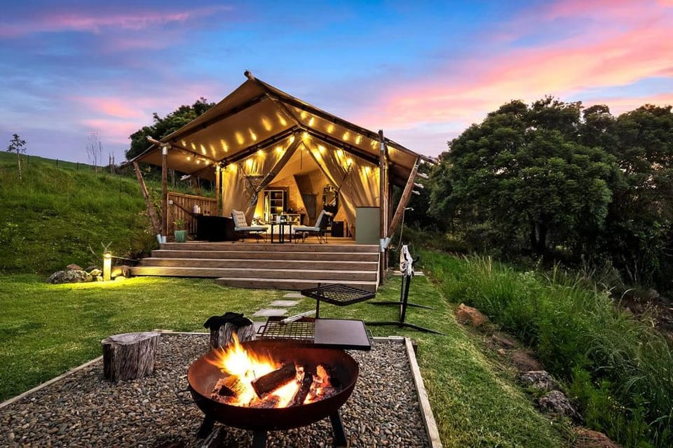 Patio, Natural landscape, BBQ facilities, flat iron