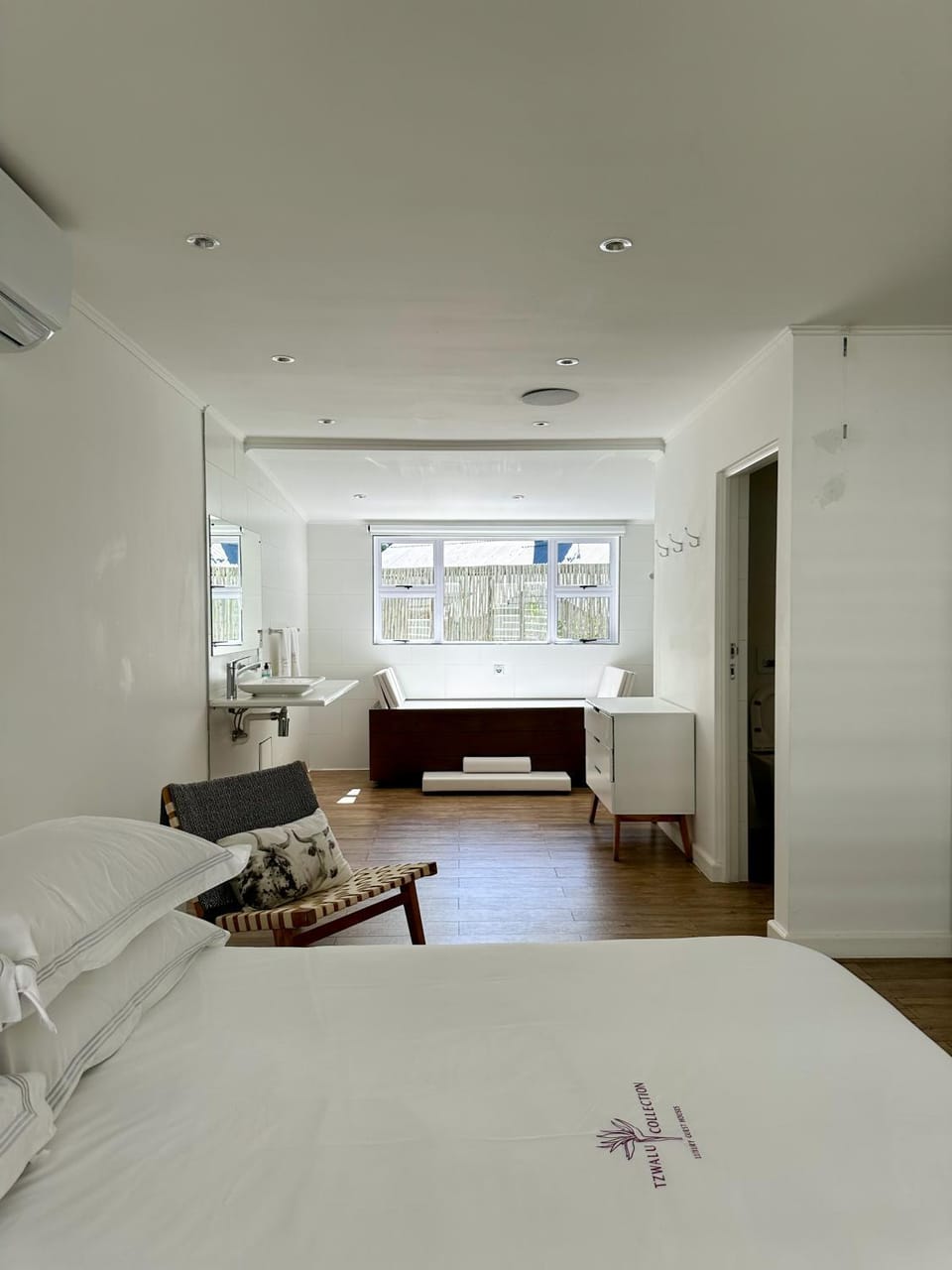 Bedroom, Bath