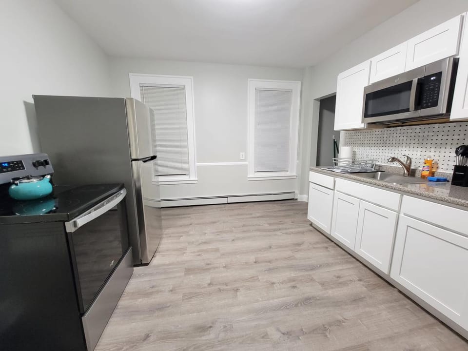 Kitchen or kitchenette, minibar, pet friendly, stove