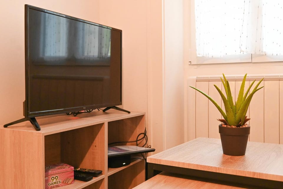 TV and multimedia, Living room, internet, locker