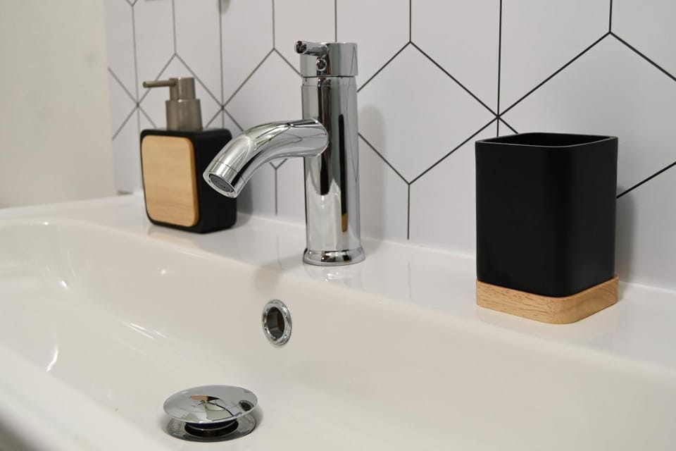 Shower, Toilet, Bathroom, heating