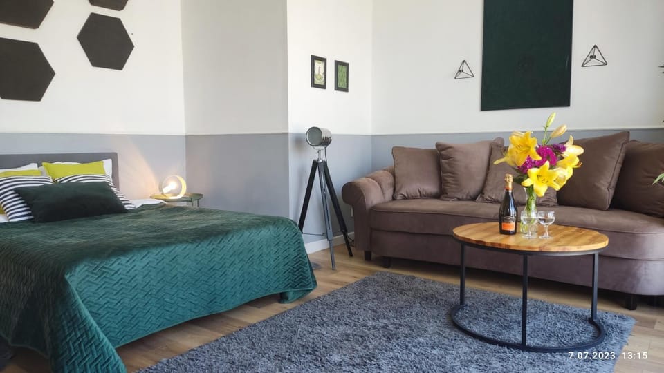 Be my Guest - Jerozolimskie Studio - Super Centrum Metro Wi-Fi Apartment in Warsaw