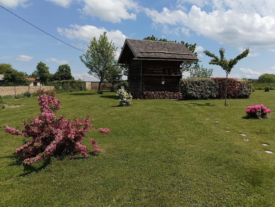 Gîte / chalet meublé pour 2 personnes le 1780 House in Auvergne-Rhône-Alpes