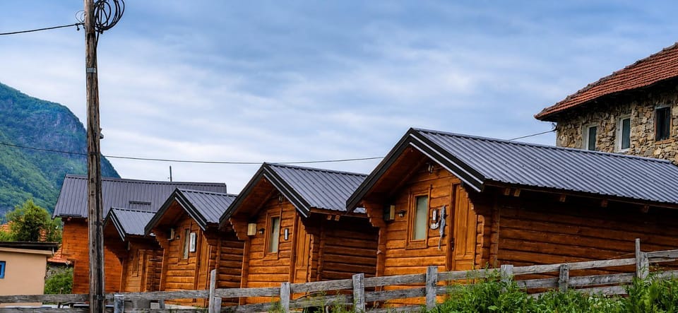 Dedushi Guesthouse &Wood cabins-Camping place Cabin in Montenegro