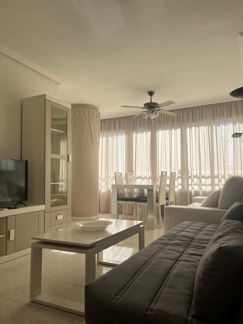 TV and multimedia, Living room, Seating area, fireplace