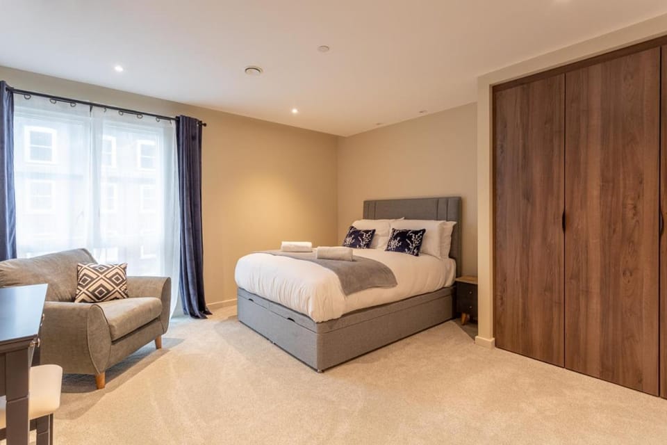 Luxury 2 bedroom apartment with free parking in the heart of York Apartment in York