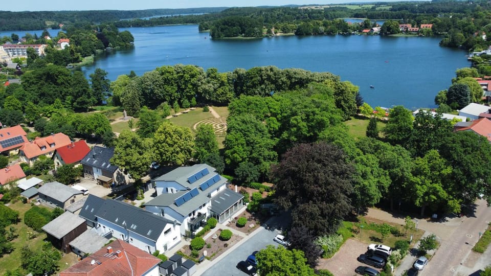 Property building, Day, Natural landscape, Lake view, Location