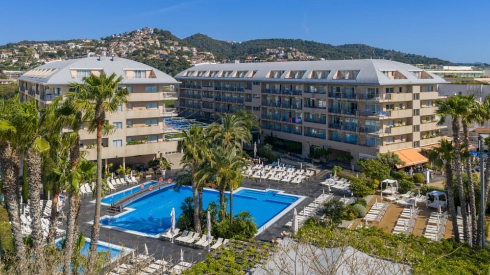 Property building, Swimming pool