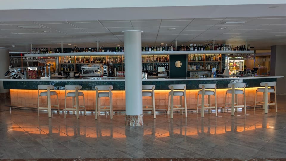 Lounge or bar