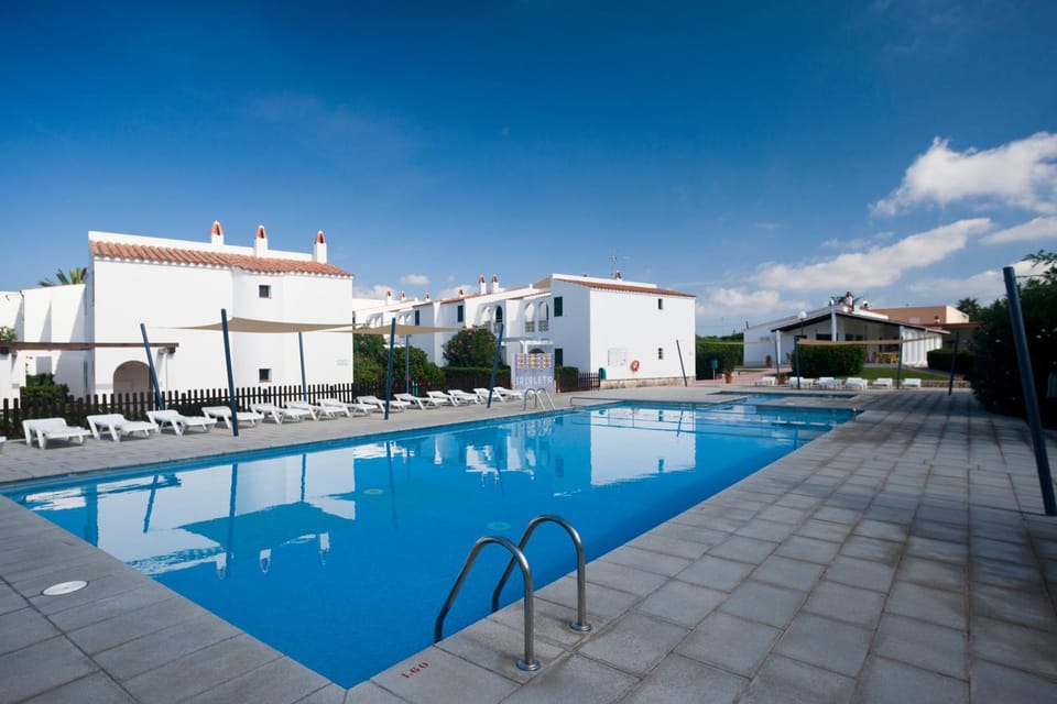 Day, Day, Swimming pool, Swimming pool