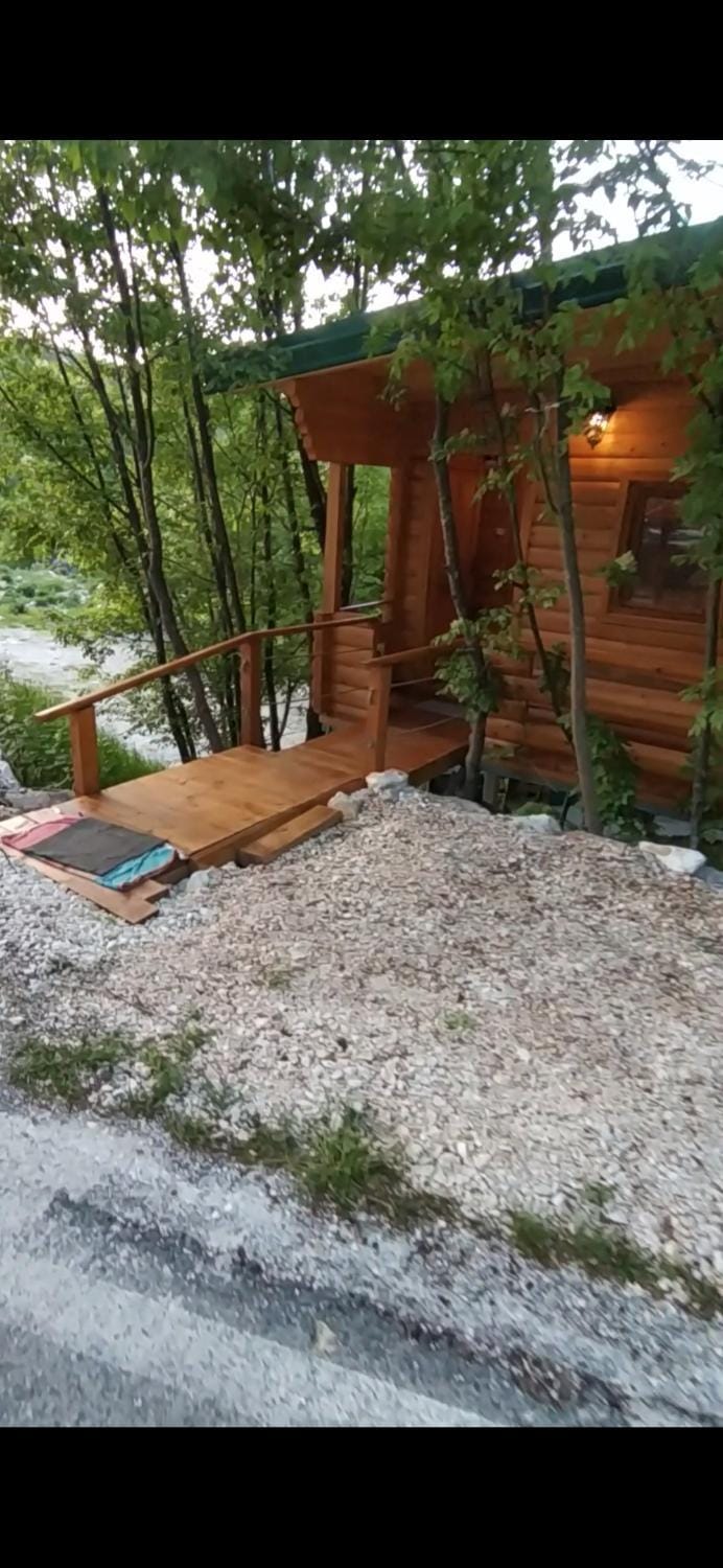 Property building, Balcony/Terrace, Parking