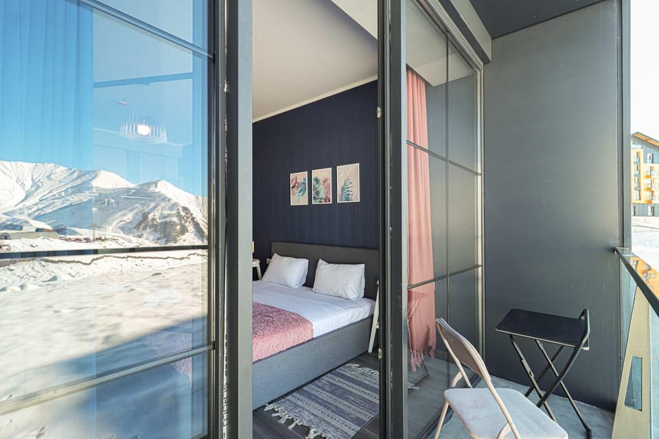 Stylish Ski in Out Apartment w Amazing views Apartment in Georgia