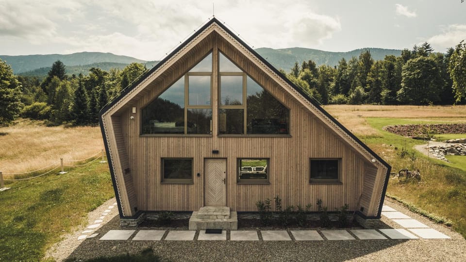 Property building, Nearby landmark, Mountain view