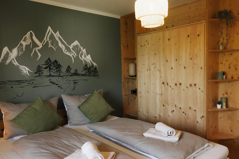 Bedroom, towels