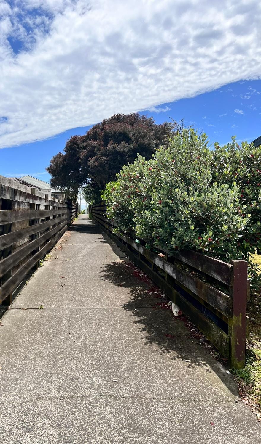 Home In On Family - 400m from Papamoa Beach House in Bay Of Plenty