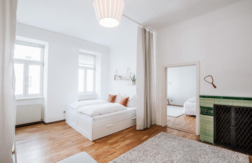 Photo of the whole room, Bedroom
