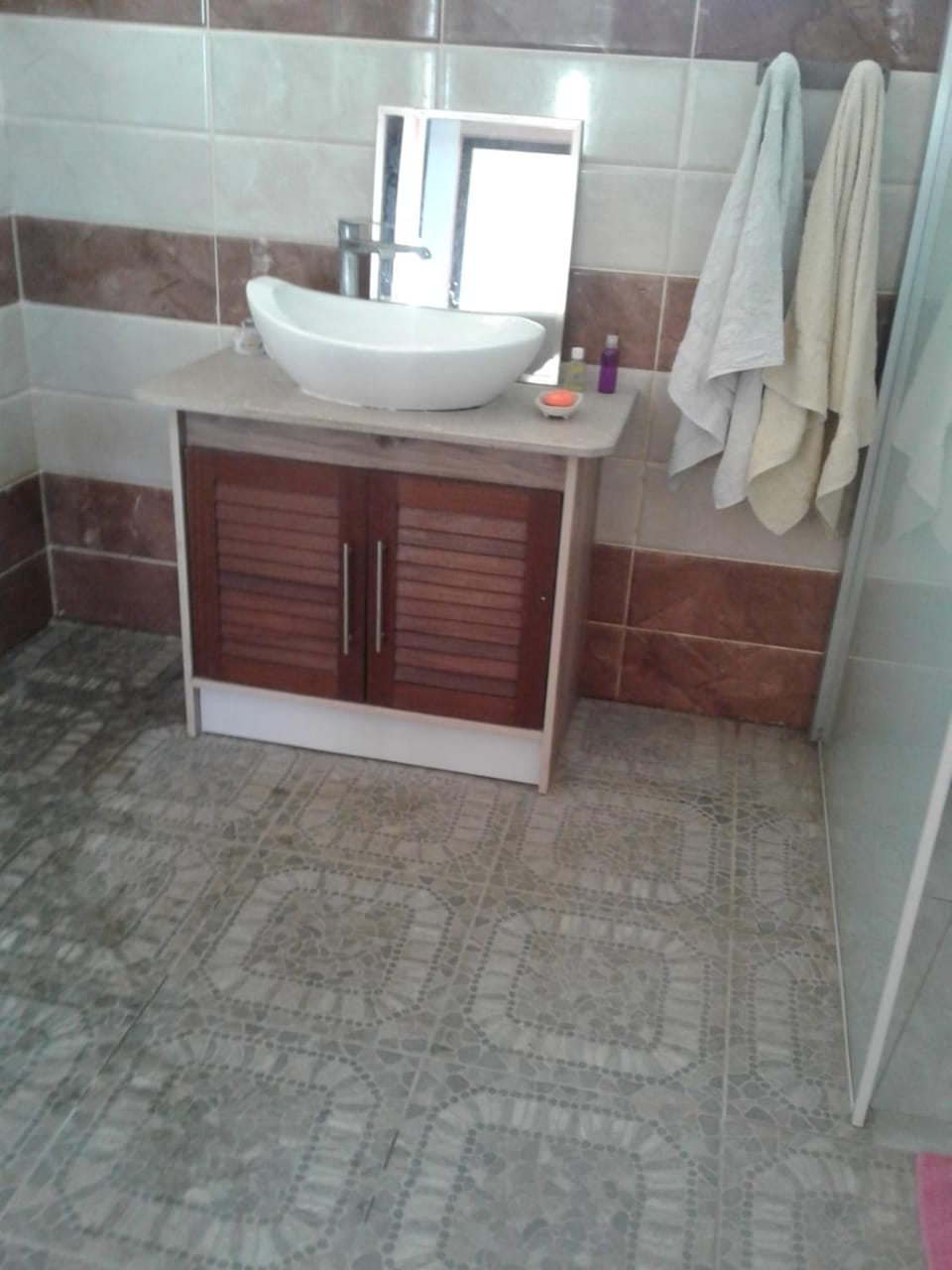 Bathroom, towels