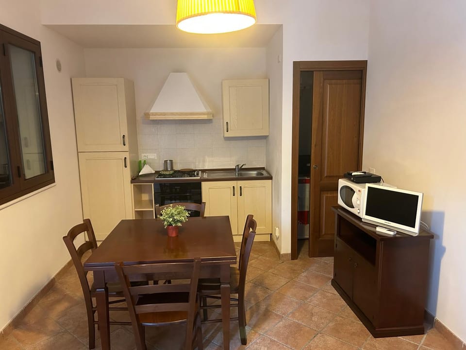 TV and multimedia, Kitchen or kitchenette, Dining area, minibar, pet friendly, stove