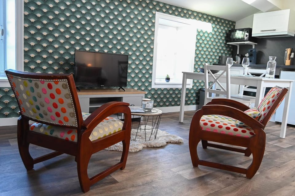 TV and multimedia, Living room, internet, locker, kitchen