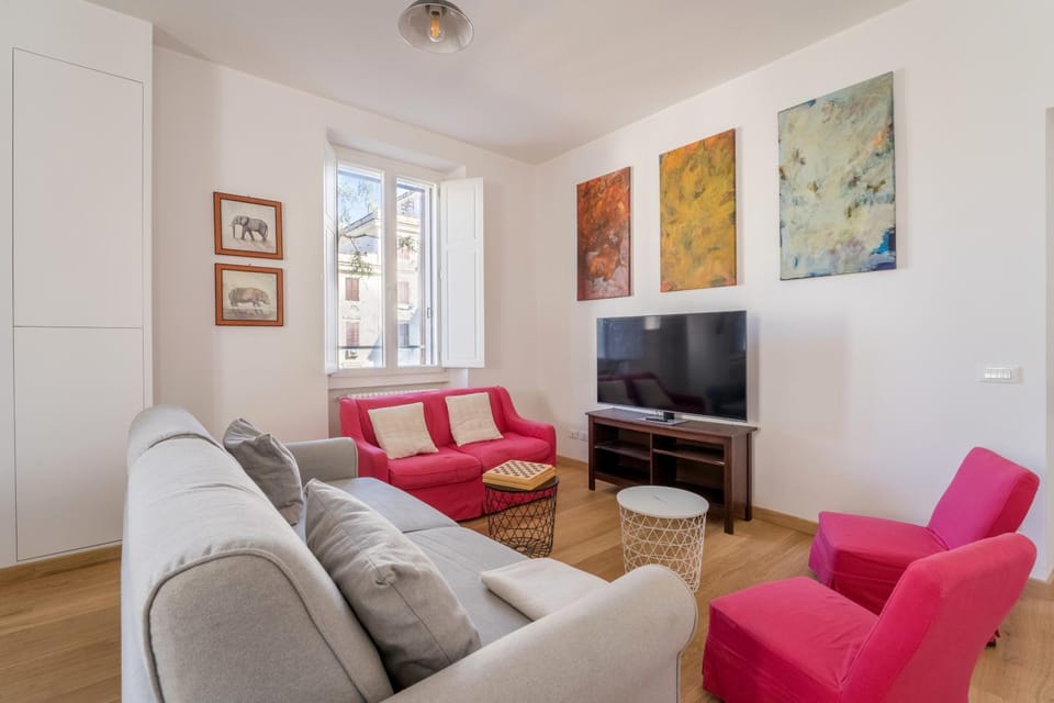 Communal lounge/ TV room, TV and multimedia, Living room, Seating area, Evening entertainment